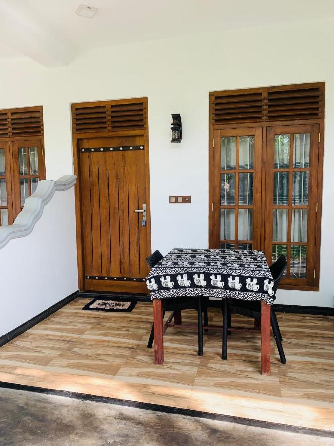 Ramesh Guesthouse Mirissa Eksteriør billede